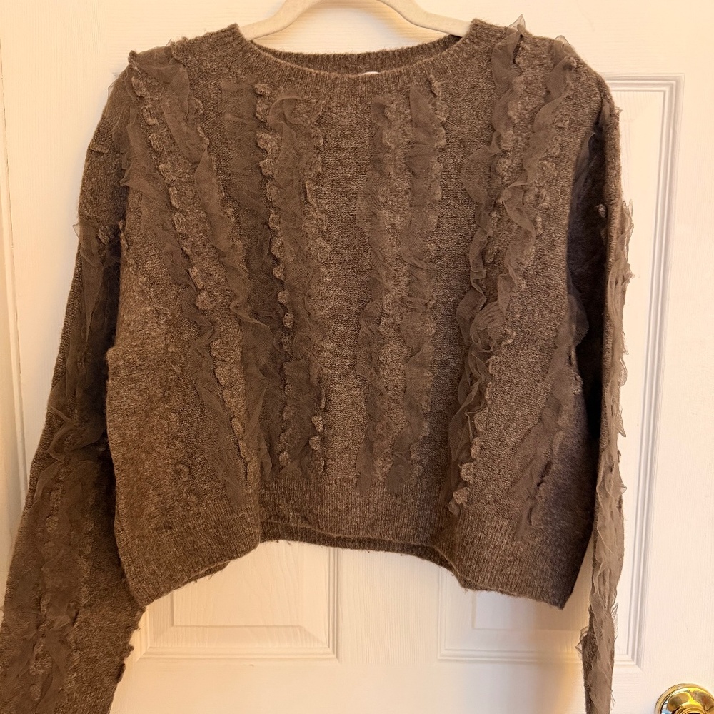 Zara Cropped Sweater in taupe